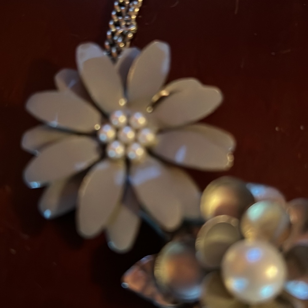 Cookie Lee, Silver Flower Necklace Euc - image 4